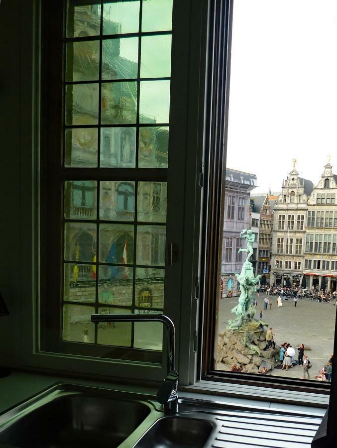 Antwerp Old Town Triplex Apartment Екстер'єр фото