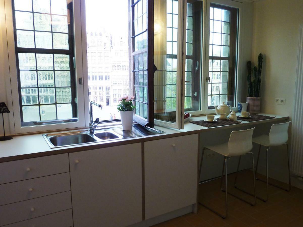 Antwerp Old Town Triplex Apartment Екстер'єр фото